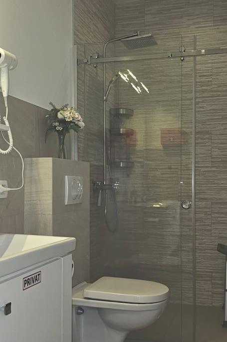 Modern Top Floor Sea View 3Br With Pools, Spa & Fitness Becici  Bagian luar foto
