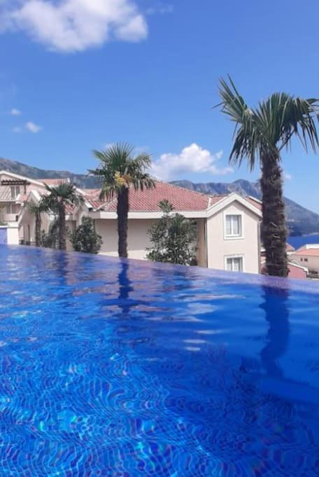 Modern Top Floor Sea View 3Br With Pools, Spa & Fitness Becici  Bagian luar foto