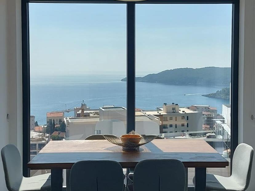 Modern Top Floor Sea View 3Br With Pools, Spa & Fitness Becici  Ruang foto