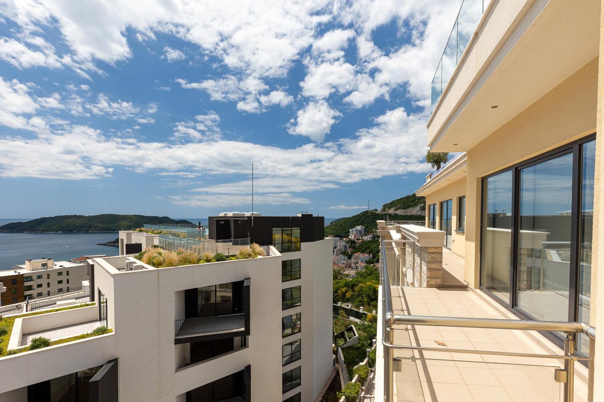 Modern Top Floor Sea View 3Br With Pools, Spa & Fitness Becici  Bagian luar foto