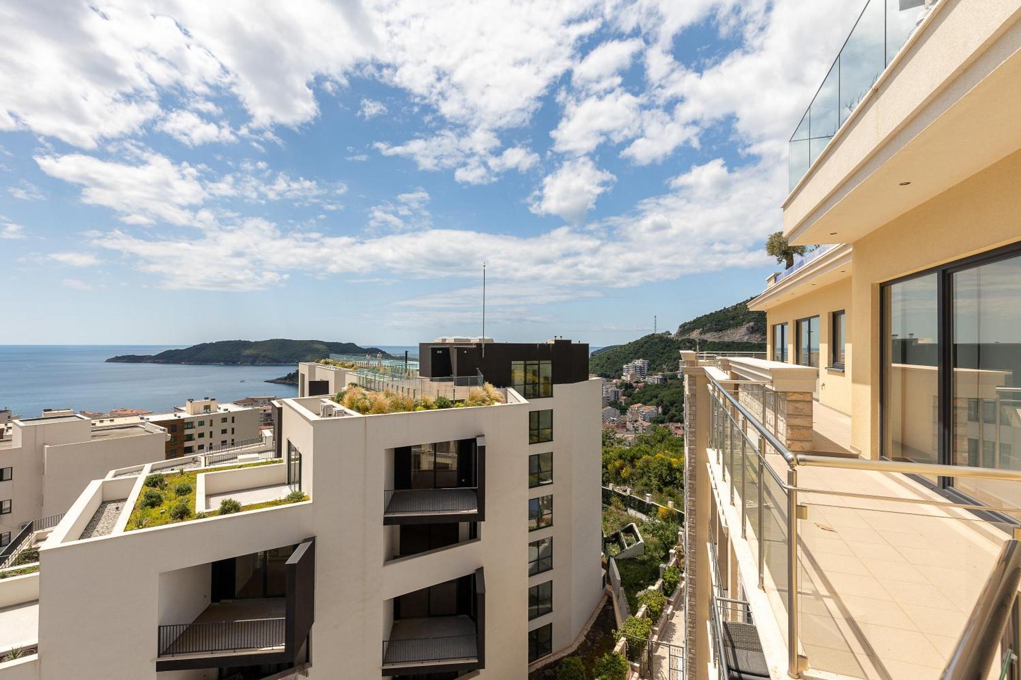 Modern Top Floor Sea View 3Br With Pools, Spa & Fitness Becici  Bagian luar foto